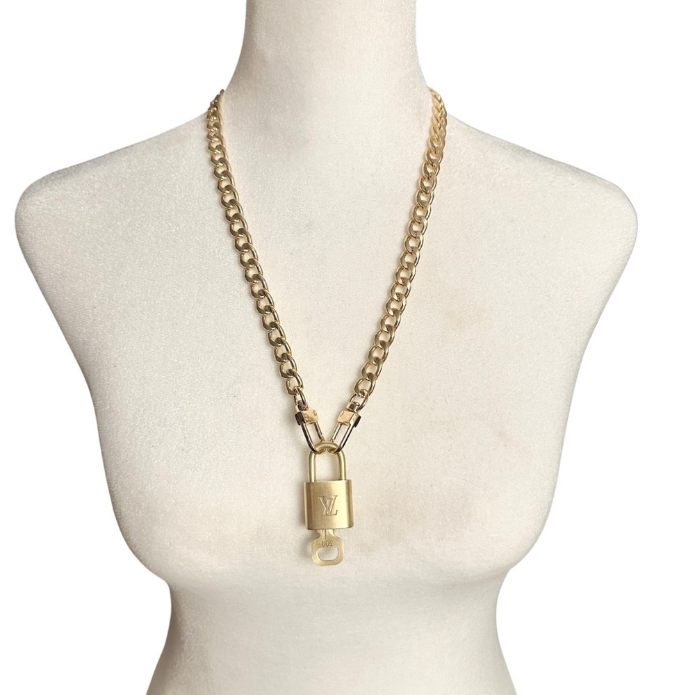 Authentic Louis Vuitton #344 Lock & Key Set on a 18K Gold Plated Chain Necklace - Picture 7 of 10